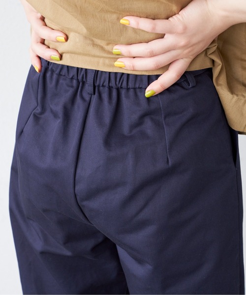 Libra Cue(リブラ キュー)の「”ベーシックチノパンツ” すっきりシルエットの定番チノボトム、トップスを選ばずオールシーズン着用可(チノパンツ・レディース・ベージュ/ネイビー・FREE)」の20枚目の写真