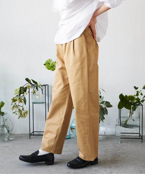 Libra Cue(リブラ キュー)の「”ベーシックチノパンツ” すっきりシルエットの定番チノボトム、トップスを選ばずオールシーズン着用可(チノパンツ・レディース・ベージュ/ネイビー・FREE)」の6枚目の写真