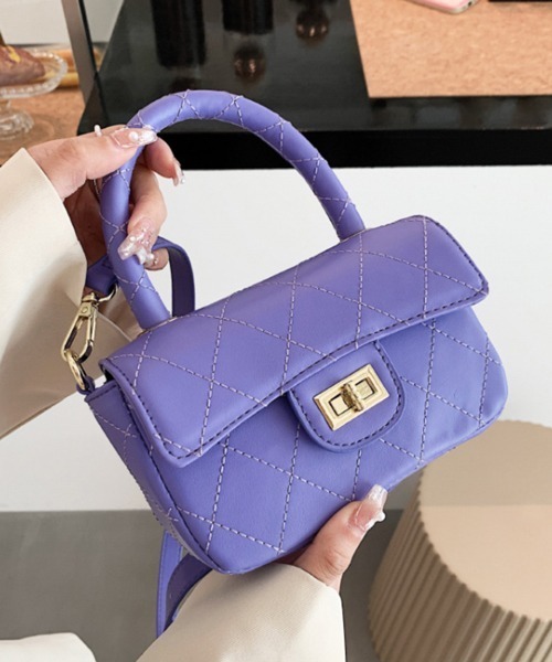 Pochi Pouch(ポチポーチ)の「Pochi Pouch/2way フェイクレザー キルティング ショルダーバッグ(ショルダーバッグ・レディース・ホワイト/ブラック/グリーン/ブルーパープル・FREE)」の4枚目の写真
