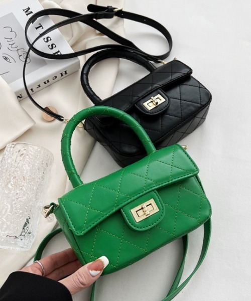 Pochi Pouch(ポチポーチ)の「Pochi Pouch/2way フェイクレザー キルティング ショルダーバッグ(ショルダーバッグ・レディース・ホワイト/ブラック/グリーン/ブルーパープル・FREE)」の7枚目の写真
