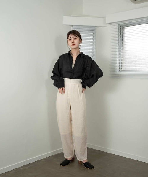 Amiur（エミレ）の「sheer cropped shirt（シャツ/ブラウス・レディース・グレイッシュベージュ/ホワイト/ブラック/ピンク・FREE）」の10枚目の写真