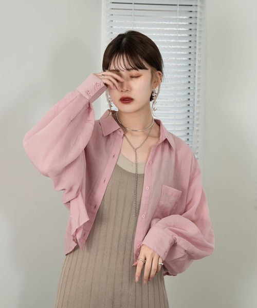 Amiur（エミレ）の「sheer cropped shirt（シャツ/ブラウス・レディース・グレイッシュベージュ/ホワイト/ブラック/ピンク・FREE）」の17枚目の写真