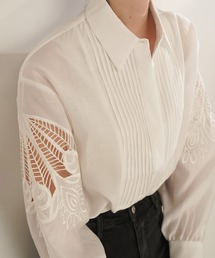 フロントタック/カットワーク刺繍スリーブシャツブラウス