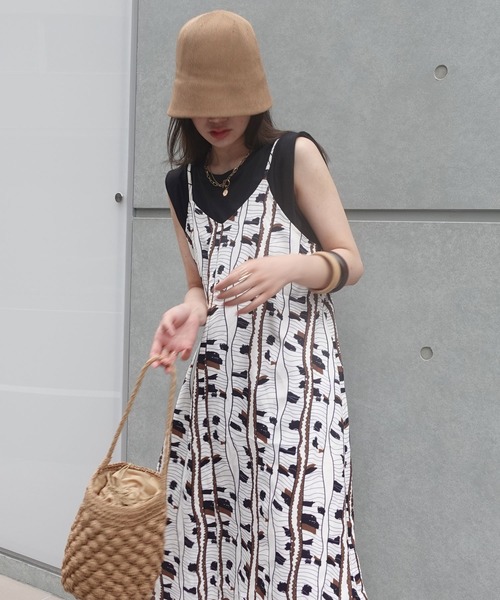 CORNERS（コーナーズ）の「マルチパターンバックリボンキャミワンピース（ワンピース・レディース・アイボリー/オレンジ/ブラック/ネイビー/ライトベージュ/ブルー・M）」の11枚目の写真