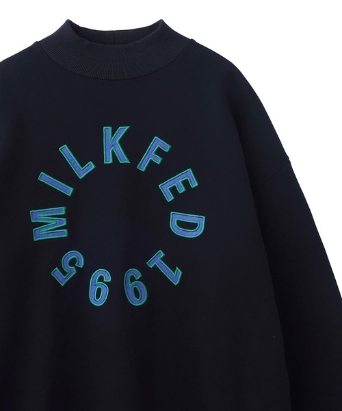 MILKFED.(ミルクフェド)の「HIGH NECK SWEAT TOP(スウェット・レディース・ホワイト/ブラック/パープル・ONE SIZE)」の2枚目の写真