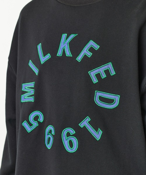 MILKFED.(ミルクフェド)の「HIGH NECK SWEAT TOP(スウェット・レディース・ホワイト/ブラック/パープル・ONE SIZE)」の13枚目の写真