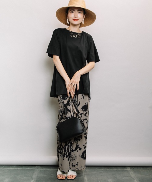 ELVENCE DEUX（エルベンスドゥ）の「イソザイキリカエTN（Tシャツ/カットソー・レディース・ブラック/ベージュ/オリーブ・FREE）」の7枚目の写真