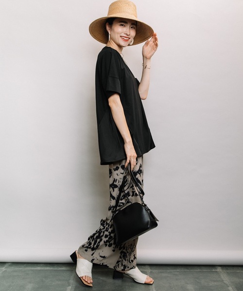 ELVENCE DEUX（エルベンスドゥ）の「イソザイキリカエTN（Tシャツ/カットソー・レディース・ブラック/ベージュ/オリーブ・FREE）」の8枚目の写真