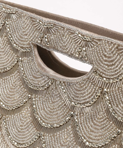 Andemiu(アンデミュウ)の「【WEB限定】スカラップパールクラッチ157463(クラッチバッグ・レディース・アイボリー/ピンク系その他・FREE)」の9枚目の写真