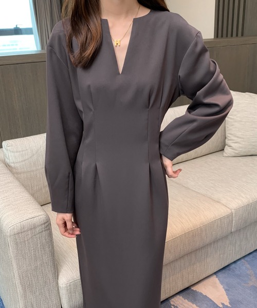 ECLIN（エクラン）の「ウエストタックキーネックワンピース（ワンピース・レディース・ブラック/ダークブラウン/ベージュ・S/M）」の5枚目の写真