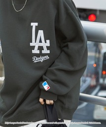 MLB（メジャーリーグベースボール）の「MLB メジャーリーグベースボール 別注 ワッペン刺繍 ビッグシルエット裏起毛プルオーバースウェット（スウェット）」
