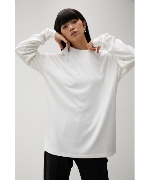 AZUL by moussy（アズールバイマウジー）の「BASIC TOUGH NECK LONG SLEEVE T/ベーシックタフネックロングスリーブTシャツ（Tシャツ/カットソー・レディース・ベージュ/ホワイト/ダークグリーン/ブラック・SMALL/MEDIUM）」の6枚目の写真
