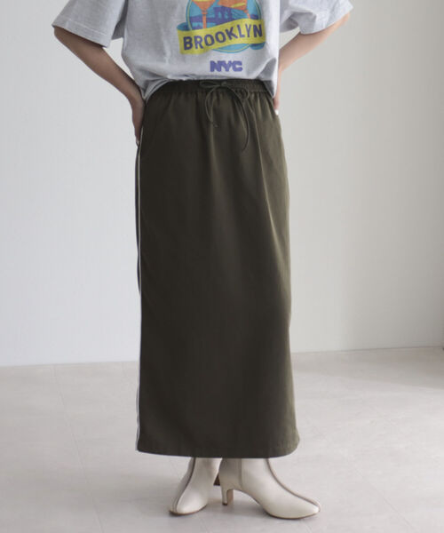 fredy emue（フレディエミュ）の「サイドラインイージースカート（スカート・レディース・ブラック/カーキ・38）」の19枚目の写真