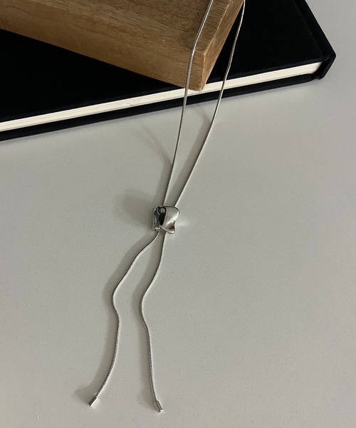 CAPRICIEUX LE'MAGE（カプリシューレマージュ）の「〈GOLDY/ゴールディ〉ループタイネックレス（ネックレス・レディース・シルバー/ゴールド・FREE）」の6枚目の写真