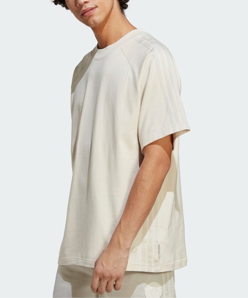 adidas(アディダス)の「BLUE VERSION エッセンシャルズ 半袖Tシャツ / アディダスオリジナルス(チューブトップ・メンズ・ベージュ/ブラック/レッド・SMALL/X-LARGE/XX-LARGE/LARGE/MEDIUM/X-SMALL)」の2枚目の写真