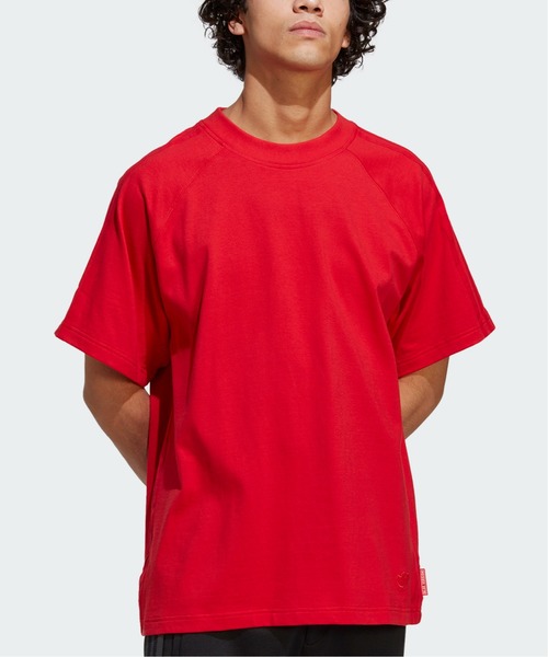 adidas(アディダス)の「BLUE VERSION エッセンシャルズ 半袖Tシャツ / アディダスオリジナルス(チューブトップ・メンズ・ベージュ/ブラック/レッド・SMALL/X-LARGE/XX-LARGE/LARGE/MEDIUM/X-SMALL)」の3枚目の写真