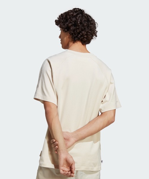 adidas(アディダス)の「BLUE VERSION エッセンシャルズ 半袖Tシャツ / アディダスオリジナルス(チューブトップ・メンズ・ベージュ/ブラック/レッド・SMALL/X-LARGE/XX-LARGE/LARGE/MEDIUM/X-SMALL)」の8枚目の写真