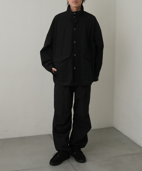 COLONY 2139（コロニートゥーワンスリーナイン）の「ストレッチスタンドブルゾン（ブルゾン・メンズ・オリーブ/ブラック・MEDIUM/LARGE）」の8枚目の写真