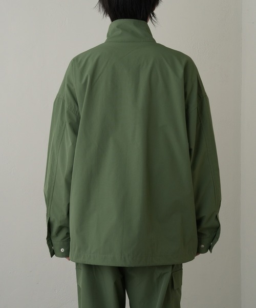 COLONY 2139（コロニートゥーワンスリーナイン）の「ストレッチスタンドブルゾン（ブルゾン・メンズ・オリーブ/ブラック・MEDIUM/LARGE）」の10枚目の写真