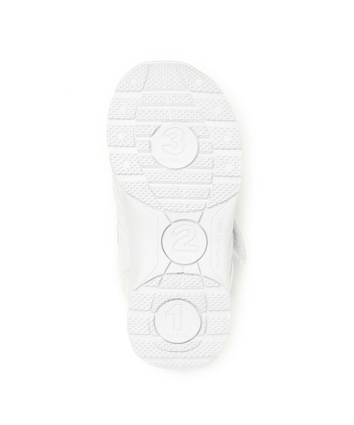 IFME（イフミー）の「KIDS｜IFME joob ベーシックスニーカー（スニーカー・キッズ・ホワイト/ブラック・17.5cm/20.5cm/18.5cm/15.0cm/16.5cm/20.0cm/16.0cm/18.0cm/15.5cm/17.0cm/19.5cm/19.0cm/21.0cm）」の16枚目の写真