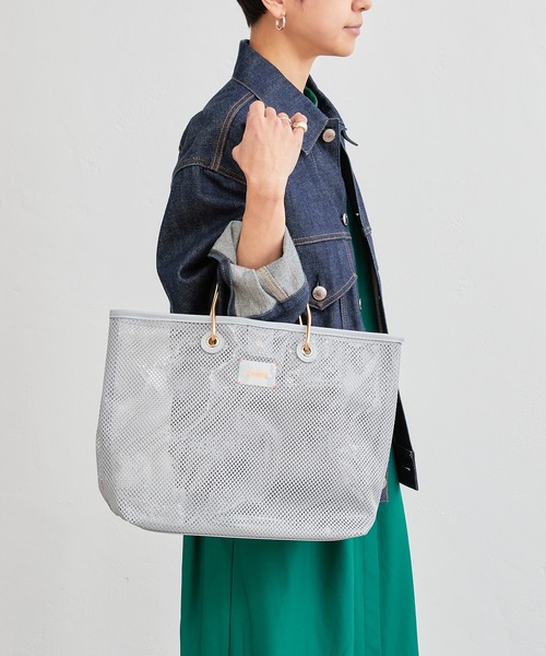 ACCOMMODE（アコモデ）の「メタルハンドル メッシュバッグ（トートバッグ・レディース・グリーン/グレー/ベージュ・フリー）」の9枚目の写真