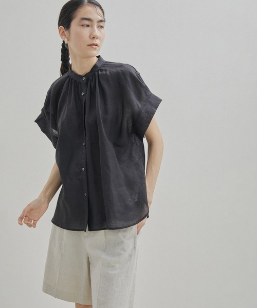 SALON adam et rope'（サロン アダム エ ロペ）の「【WEB限定】麻フレンチスリーブスタンドカラーブラウス（シャツ/ブラウス・レディース・イエロー系その他/ブラック/オフホワイト/ブルー/ピンク・FREE）」の3枚目の写真