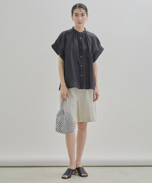 SALON adam et rope'（サロン アダム エ ロペ）の「【WEB限定】麻フレンチスリーブスタンドカラーブラウス（シャツ/ブラウス・レディース・イエロー系その他/ブラック/オフホワイト/ブルー/ピンク・FREE）」の7枚目の写真