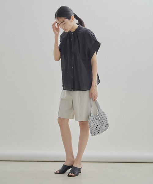 SALON adam et rope'（サロン アダム エ ロペ）の「【WEB限定】麻フレンチスリーブスタンドカラーブラウス（シャツ/ブラウス・レディース・イエロー系その他/ブラック/オフホワイト/ブルー/ピンク・FREE）」の13枚目の写真