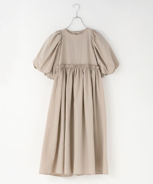 LOWRYS FARM（ローリーズファーム）の「ＢＩＧパフワンピース　909299（ワンピース・キッズ・ブラック/ベージュ/ピンク・150cm/160cm）」の3枚目の写真