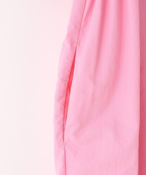 LOWRYS FARM（ローリーズファーム）の「ＢＩＧパフワンピース　909299（ワンピース・キッズ・ブラック/ベージュ/ピンク・150cm/160cm）」の15枚目の写真