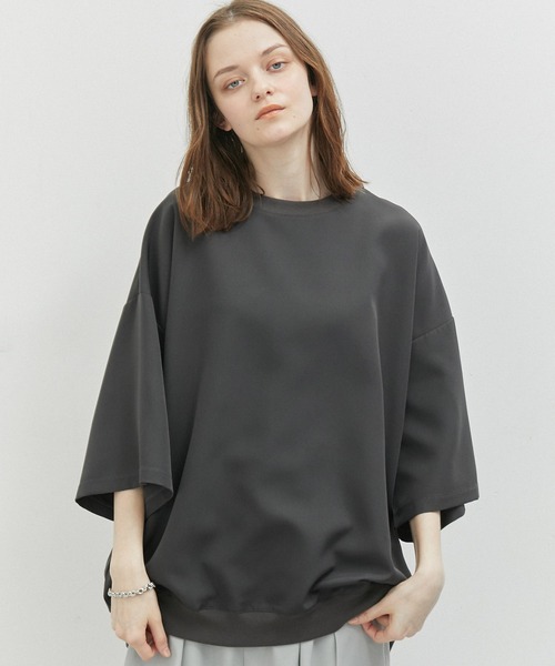 JUNRED（ジュンレッド）の「スムースタッチオーバーサイズプルオーバー（Tシャツ/カットソー・メンズ・チャコールグレー/ブルー/ライトグレー/スミクロ・L/M/S）」の2枚目の写真