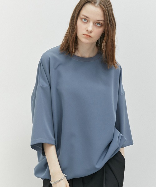 JUNRED（ジュンレッド）の「スムースタッチオーバーサイズプルオーバー（Tシャツ/カットソー・メンズ・チャコールグレー/ブルー/ライトグレー/スミクロ・L/M/S）」の18枚目の写真