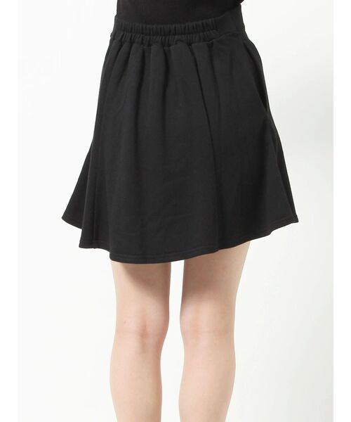 RESEXXY（リゼクシー）の「スウェットミニフレアスカート【セットアップ着用可能】（スカート・レディース・グレー/アイボリー/ブラック・FREE）」の4枚目の写真
