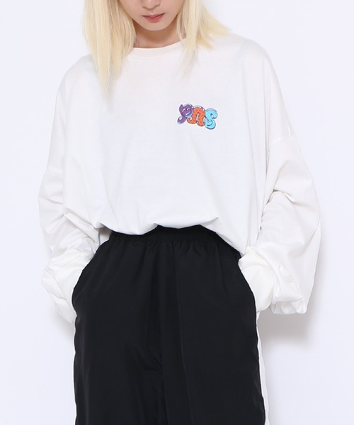 PUNYUS(プニュズ)の「GirlsビッグロンT(Tシャツ/カットソー・レディース・ホワイト/ライトグレー・3/4)」の1枚目の写真