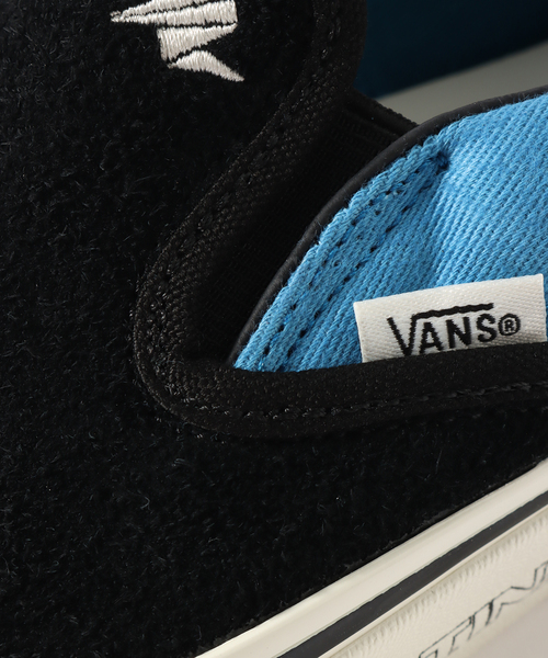 VANS(バンズ)の「WEB限定【VANS / バンズ×Liberaiders / リべレイダース】CLASSIC SLIP-ON 98 DX(スリッポン・メンズ・ブラック・26cm/28cm/27.5cm/26.5cm/27cm)」の2枚目の写真