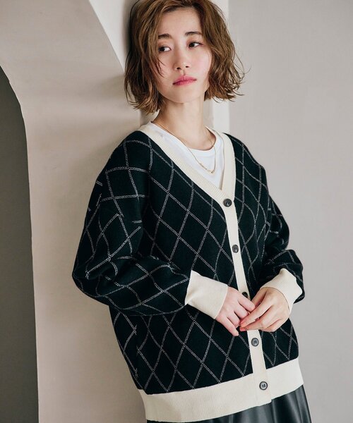 grove（グローブ）の「◆1枚で華やか見え トラッドジャカードカーディガン（カーディガン/ボレロ・レディース・アイボリー/ブラック/ダークグリーン/グレー系1/ブラック系1/ベージュ系4・01/02/03/04/05）」の3枚目の写真