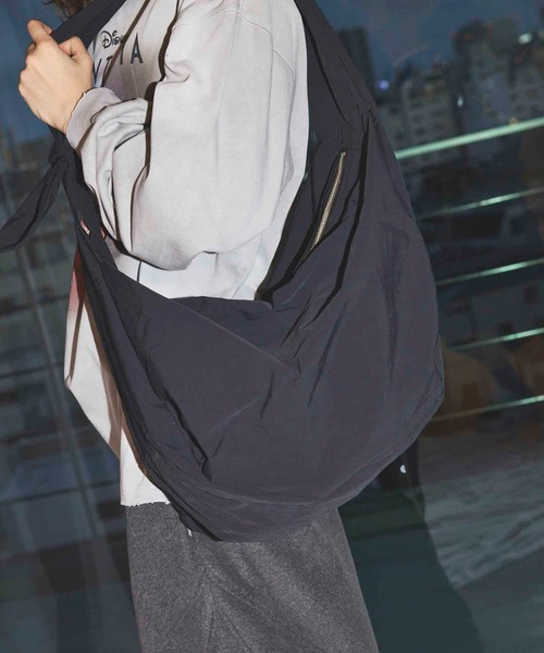 UNISEX》KONBU Nylon Shoulder “BANANA” Bag/コンブナイロンショルダー