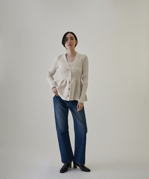 SALON adam et rope'（サロン アダム エ ロペ）の「【雑誌掲載】リブニットビスチェ【セットアップ対応・洗える】（チューブトップ・レディース・ブラック/ライトグレー/キャメル・FREE）」の8枚目の写真