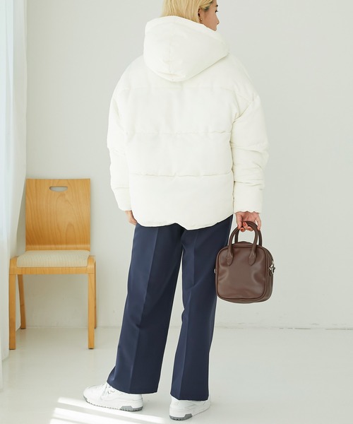 U.S. POLO ASSN.(ユーエスポロアッスン)の「U.S. POLO ASSN. /ユーエスポロアッスン 別注 ワンポイント刺繍 中綿オーバーサイズ フードブルゾン(ダウンジャケット/コート・レディース・アイボリー/ブラック/チャコール・FREE)」の11枚目の写真