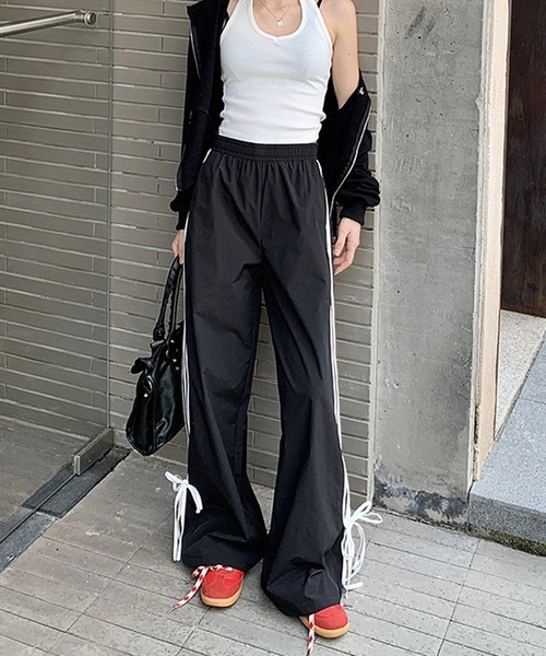 HALEY PESCA(ヘーリーペスカ)の「HALEY PESCA/ルーズデザイン リボン付きトラックパンツ(スウェットパンツ・レディース・ブラック・SMALL/MEDIUM/LARGE)」の5枚目の写真