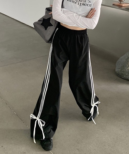 HALEY PESCA(ヘーリーペスカ)の「HALEY PESCA/ルーズデザイン リボン付きトラックパンツ(スウェットパンツ・レディース・ブラック・SMALL/MEDIUM/LARGE)」の6枚目の写真