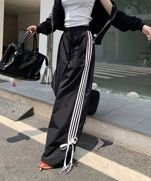 HALEY PESCA(ヘーリーペスカ)の「HALEY PESCA/ルーズデザイン リボン付きトラックパンツ(スウェットパンツ・レディース・ブラック・SMALL/MEDIUM/LARGE)」の11枚目の写真