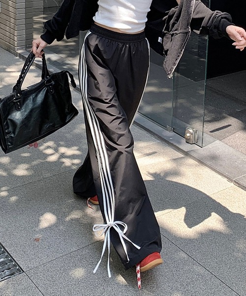 HALEY PESCA(ヘーリーペスカ)の「HALEY PESCA/ルーズデザイン リボン付きトラックパンツ(スウェットパンツ・レディース・ブラック・SMALL/MEDIUM/LARGE)」の13枚目の写真