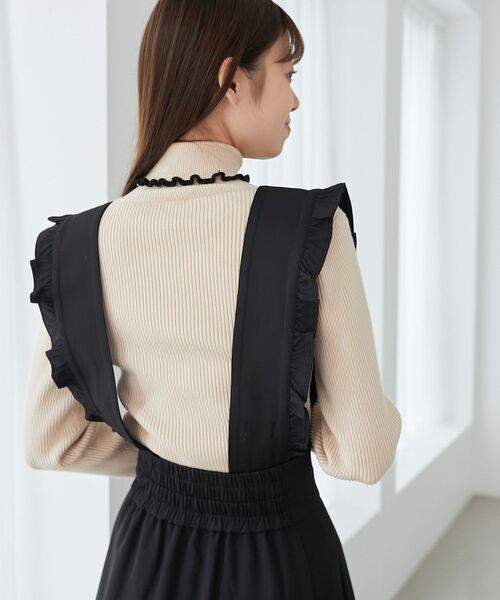 MAJESTIC LEGON(マジェスティックレゴン)の「【WEB限定アイテム】スカートにもなるフリルジャンスカ(ジャンパースカート・レディース・グレー/ブラック・SMALL/MEDIUM)」の9枚目の写真