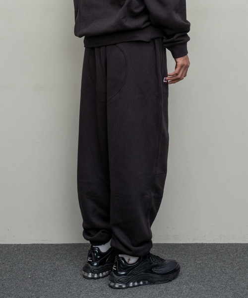 Russell Athletic(ラッセルアスレティック)の「【BAL(バル)/2024春夏】BAL / RUSSELL ATHLETIC HIGH COTTON SWEATPANT(スウェットパンツ・メンズ・アイボリー/ブラック・1/2/3)」の5枚目の写真