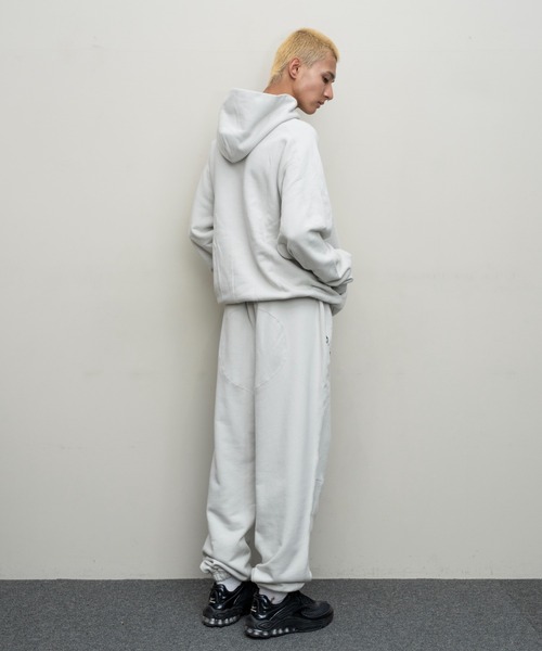 Russell Athletic(ラッセルアスレティック)の「【BAL(バル)/2024春夏】BAL / RUSSELL ATHLETIC HIGH COTTON SWEATPANT(スウェットパンツ・メンズ・アイボリー/ブラック・1/2/3)」の12枚目の写真