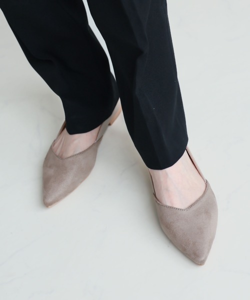 VIVIAN(ヴィヴィアン)の「ポインテッドトゥVカット切り替えデザインフラットパンプス(パンプス・レディース・ブラック/ベージュ/プラチナム/グレー系その他7/ゴールド・S/M/L/LL)」の17枚目の写真