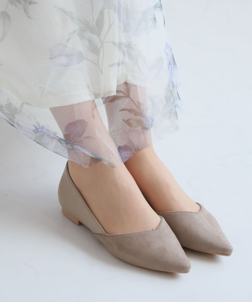 VIVIAN(ヴィヴィアン)の「ポインテッドトゥVカット切り替えデザインフラットパンプス(パンプス・レディース・ブラック/ベージュ/プラチナム/グレー系その他7/ゴールド・S/M/L/LL)」の8枚目の写真