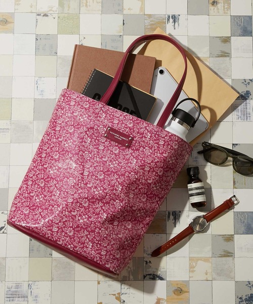 【セール】KATHARINE HAMNETT LONDON/キャサリンハムネットロンドン オリジナル総花柄 縦型トートバッグ 83KH16（トートバッグ）｜KATHARINE HAMNETT LONDON （キャサリンハムネットロンドン）