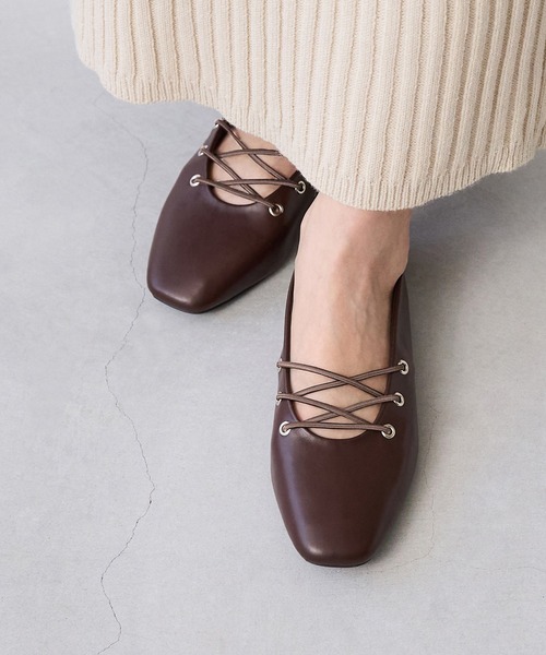 menue（メヌエ）の「【 新色追加 】レースアップ スクエアトゥ パンプス（パンプス・レディース・アイボリー/ブラック/ブラウン/ブラウン系その他2/ブラウン系その他・21.5cm/22.5cm/23.5cm/24.5cm/25.5cm/23.0cm/24.0cm/26.0cm/22.0cm/25.0cm）」の7枚目の写真